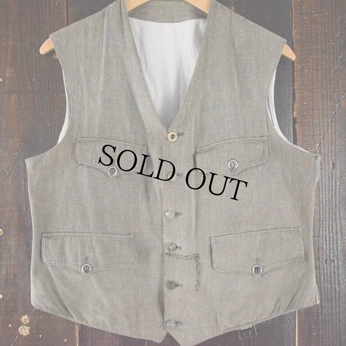 画像3: 1930's フランス 2本針シンチバック付き動物ボタンブラックシャンブレーベスト (3)