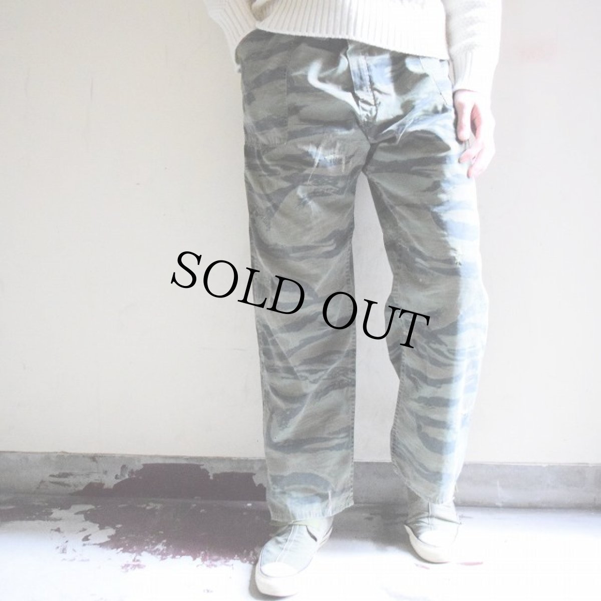 画像2: 60's〜70's 民生品 タイガーカモ柄パンツ W39-40 (2)