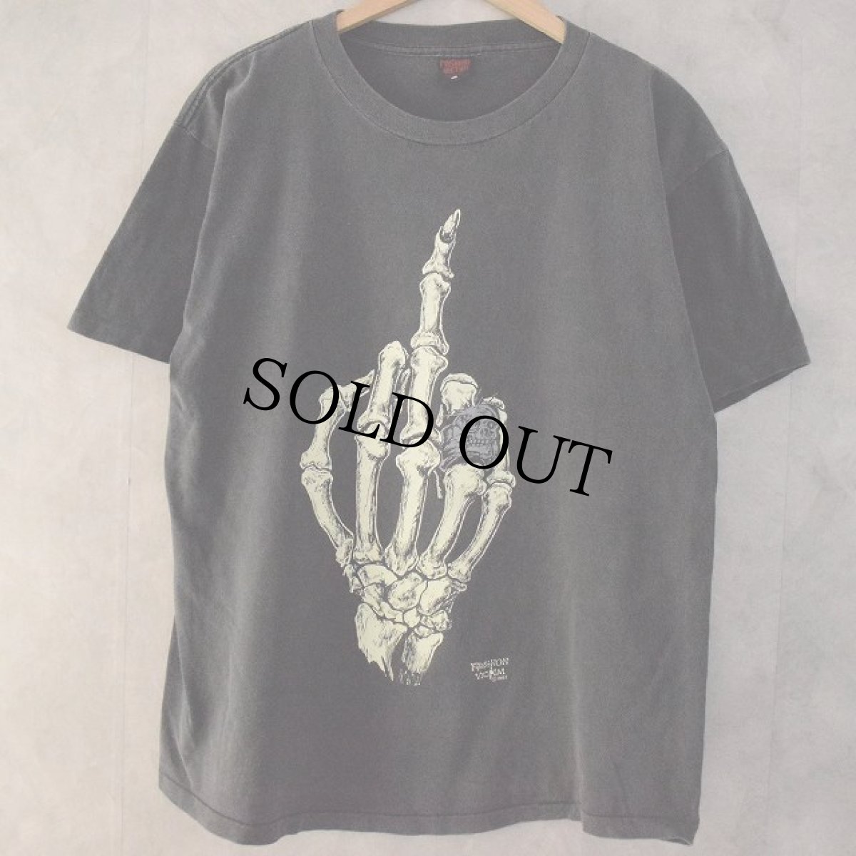 画像1: 90's FASHION VICTIM USA製 Skull T-Shirt (1)
