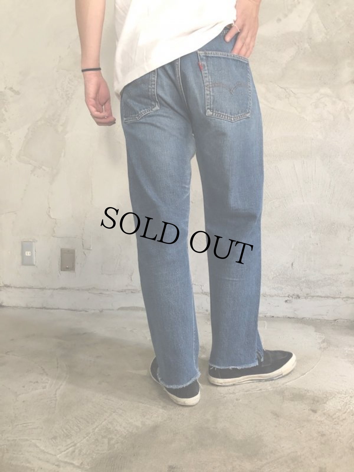 画像4: 60's〜70's LEVI'S 501 BIGE デニムパンツ W33 (4)