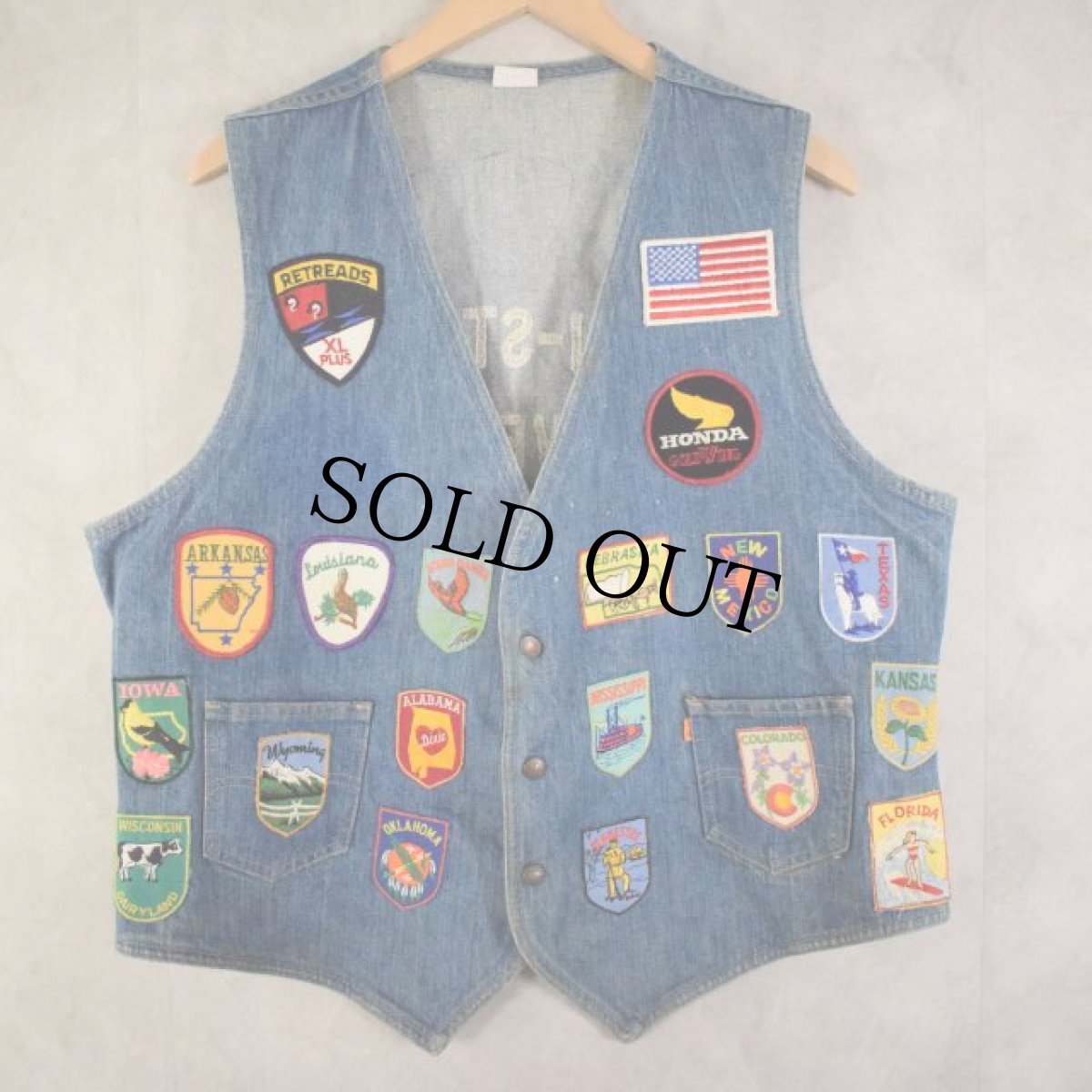 画像1: 70's Levi's USA製 パッチ付き Denim Vest XL (1)