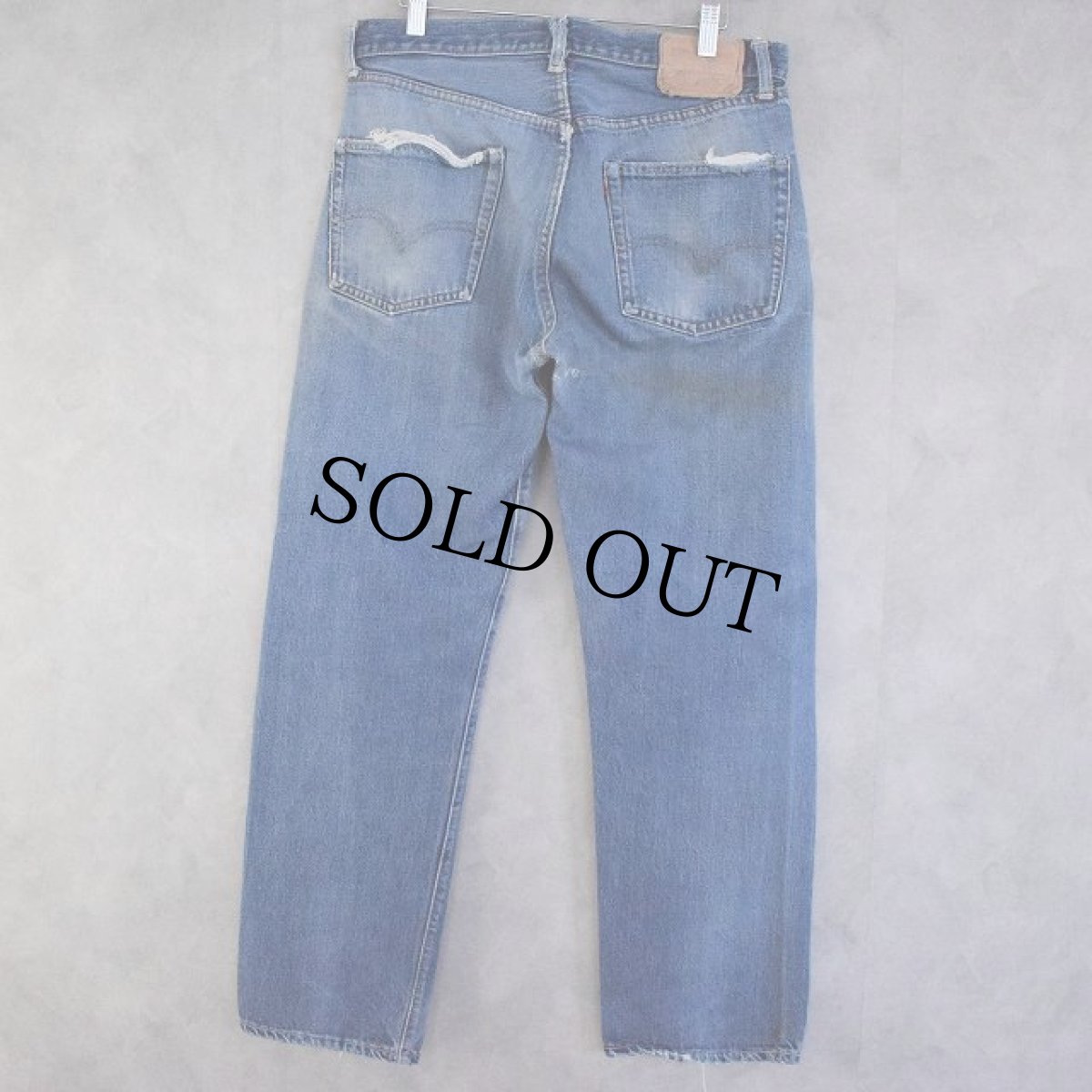 画像2: 60〜70's LEVI'S 501 BIGE デニムパンツ W32 (2)
