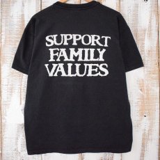 画像2: 90's チャールズ・マンソン USA製 "SUPPORT FAMILY VALUES" カルト指導者Tシャツ XL (2)