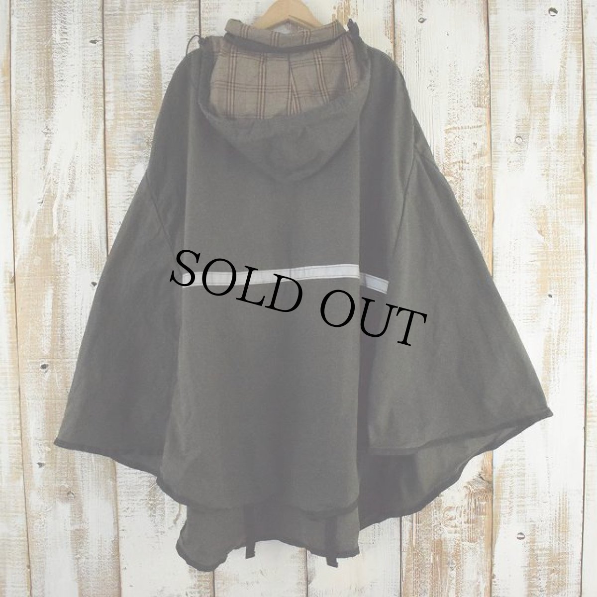 画像3: HALLEY STEVENSONS オイルドコットン リフレクター付き ケープポンチョ カーキ (3)