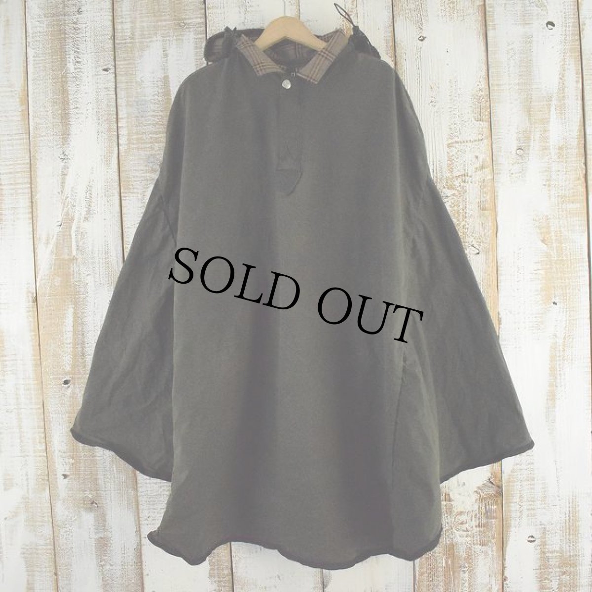 画像2: HALLEY STEVENSONS オイルドコットン リフレクター付き ケープポンチョ カーキ (2)