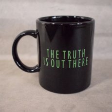 画像2: 90's THE X FILES "THE TRUTH IS OUT THERE" 映画ロゴマグ (2)