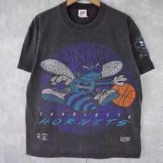 画像1: 90's "CHARLOTTE HORNETS "  USA製 NBAチームTシャツ XL (1)
