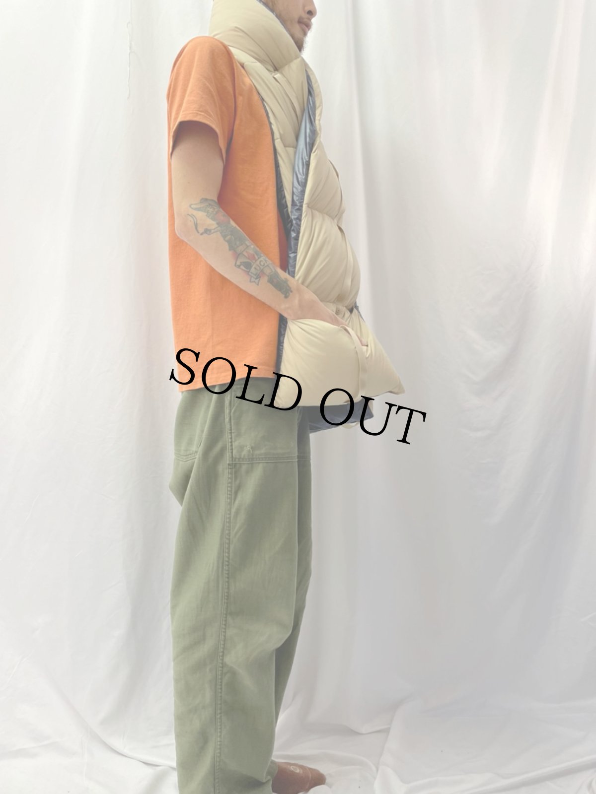 画像6: 2021AW COMFY OUTDOOR GARMENT "DOWN MUFFLER" BEIGE (6)