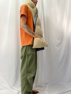 画像6: 2021AW COMFY OUTDOOR GARMENT "DOWN MUFFLER" BEIGE (6)