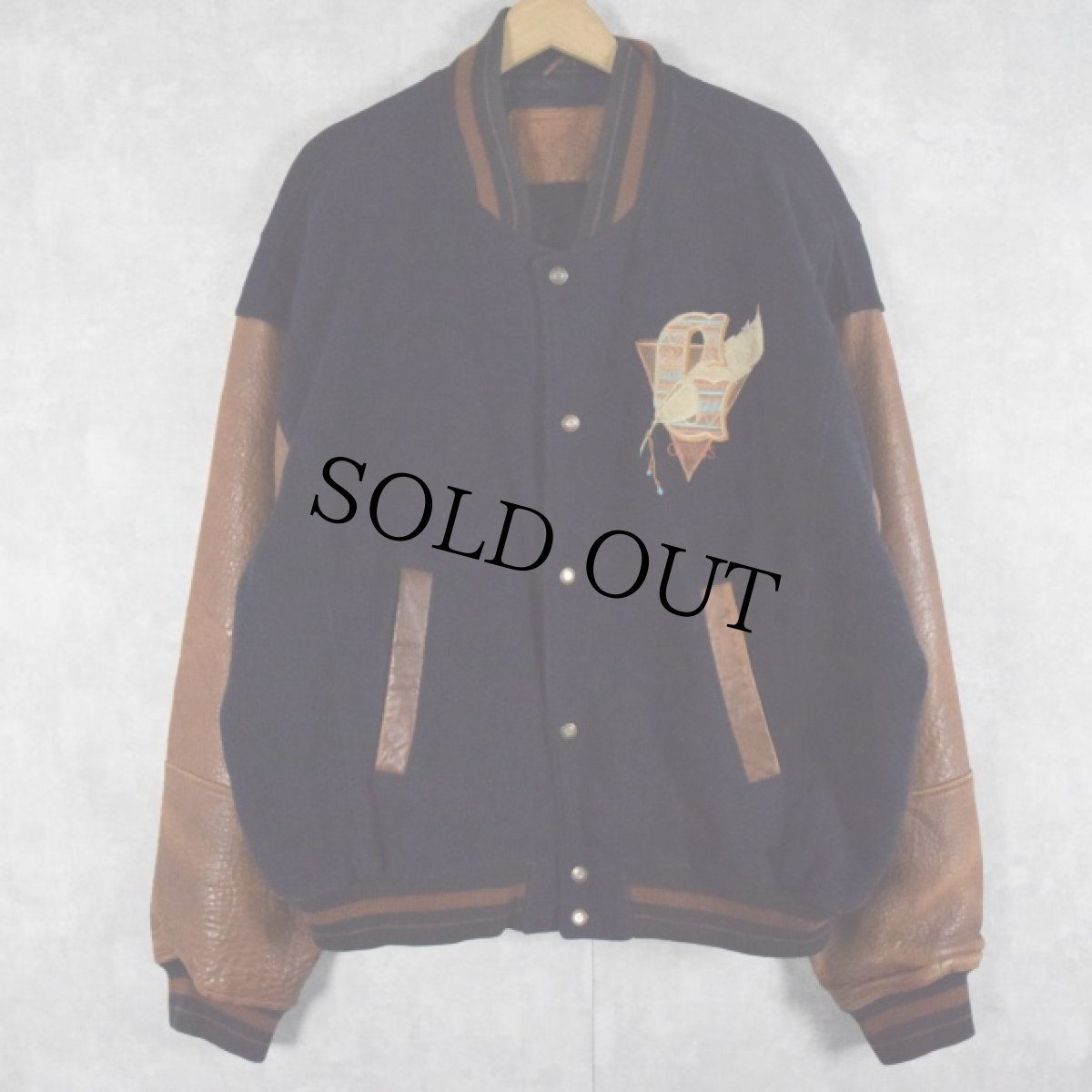 画像2: 90's〜 GUESS インディアン刺繍 レザー切り替えスタジャン L (2)