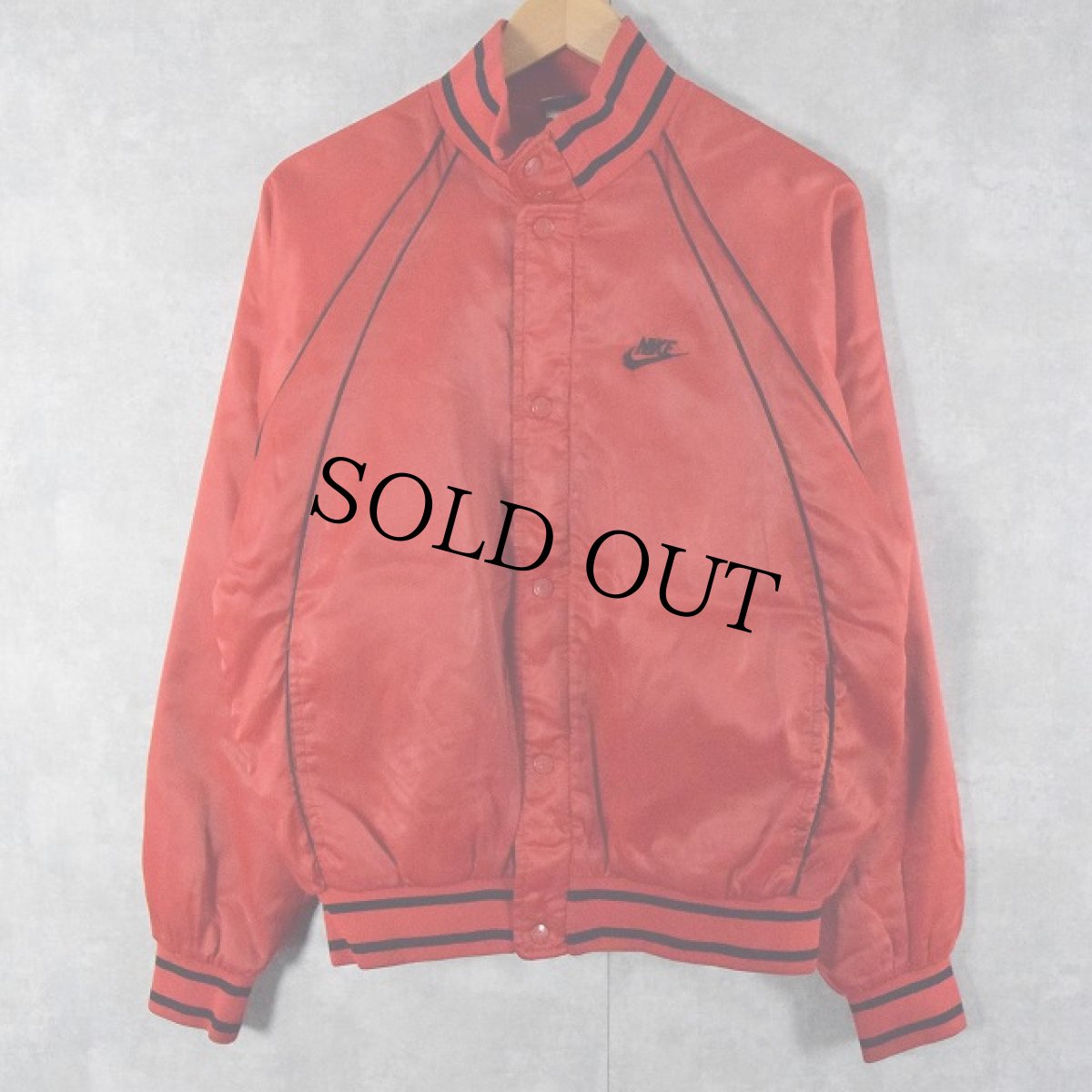 画像2: 80's NIKE 紺タグ AIR JORDAN ウィングロゴ 中綿入り ナイロンジャケット M (2)