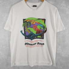 画像2: 90's USA製 "Dinosaur Dash" プリントTシャツ L (2)