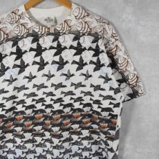 画像1: 90's M.C.Escher USA製 騙し絵アート 総柄プリントTシャツ L (1)