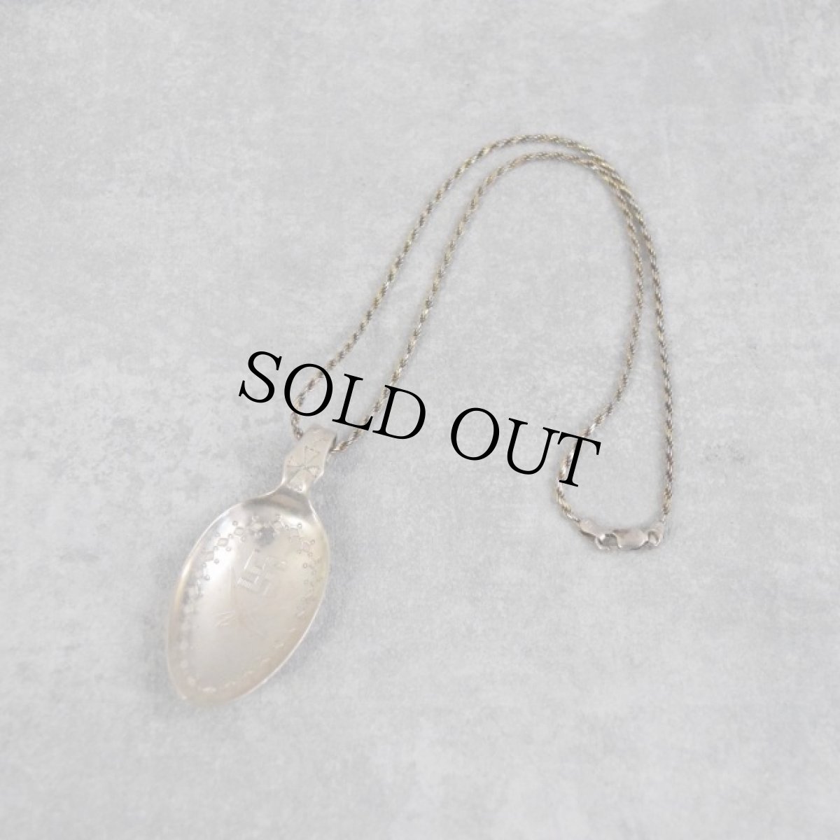 画像2: VINTAGE ナバホ族 スワティカ卍 シルバースプーン ネックレス (2)