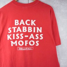 画像2: 90's 30footFALL USA製 "BACK STABBIN KISS - ASS MOFOS" パンクロックバンドTシャツ XL (2)