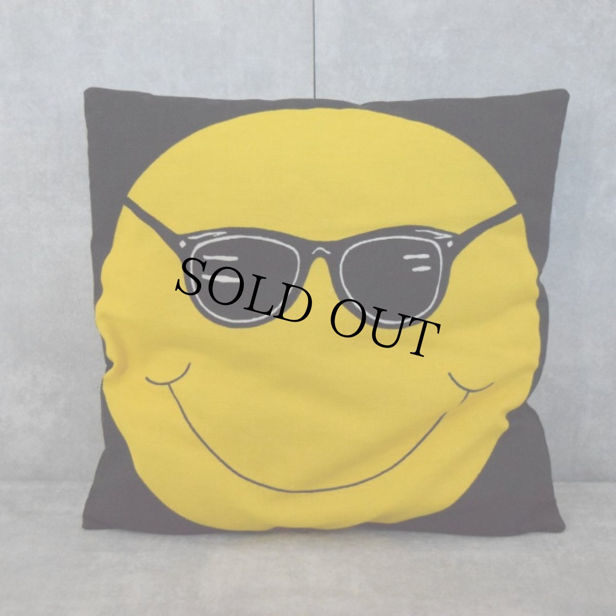 画像2: スマイルクッション (2)