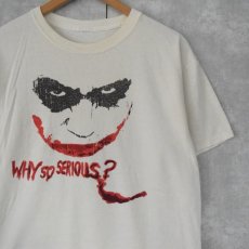 画像1: Joker "WHY SI SERIOUS?" キャラクタープリントTシャツ (1)