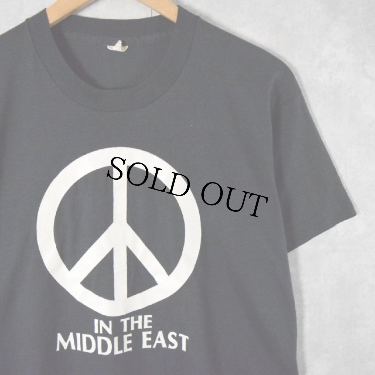画像1: 【SALE】80's IN THE MIDDLE EAST USA製 ピースマークプリントTシャツ L (1)