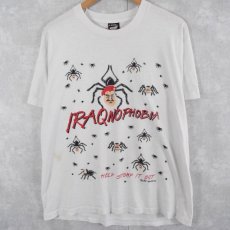 画像1: 90's "IRAQNOPHOBIA" USA製 クモプリントTシャツ XL (1)