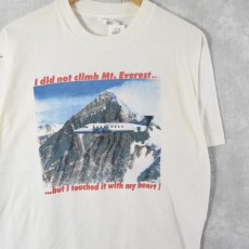 画像1: Buddha Air "I did not climb Mt. Everest..." 航空会社 イラストTシャツ  (1)