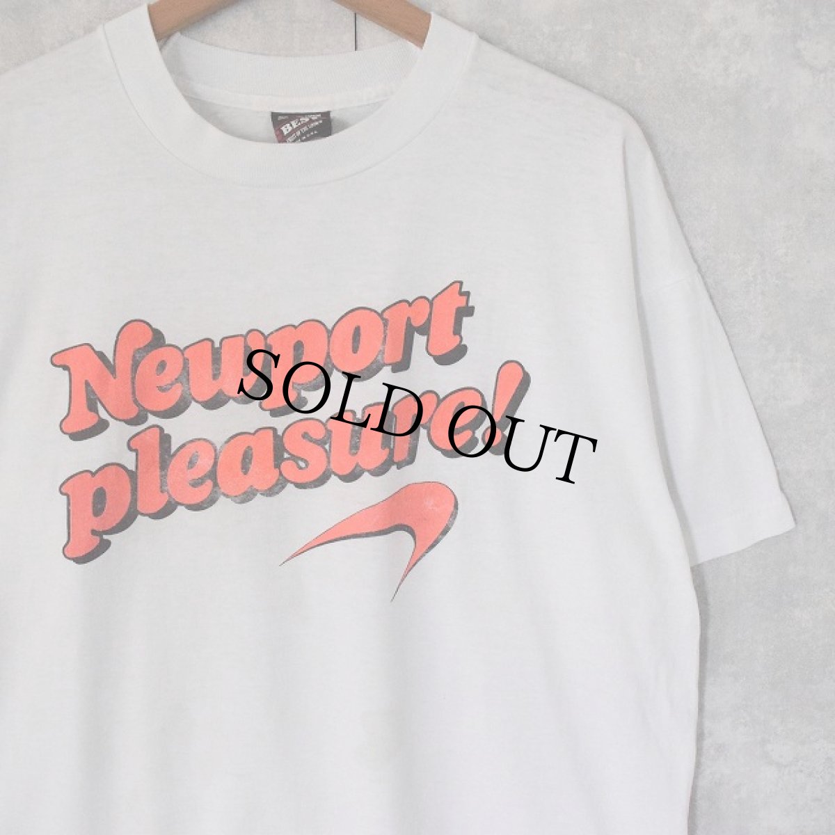 画像1: 80's USA製 "Newport pleasure!" ロゴプリントTシャツ XL (1)