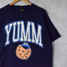 画像1: 90's COOKIE MONSTER USA製 "YUMM" キャラクターTシャツ DEADSTOCK L (1)