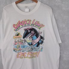画像1: 〜90's "SHARK'S LAW! EAT FIRST!" サメイラストTシャツ L (1)