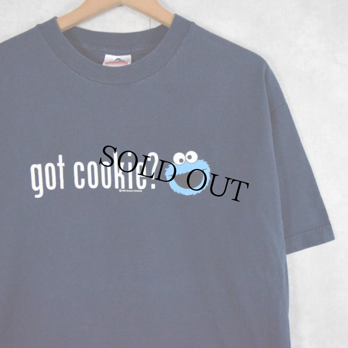 画像1: 2000's COOKIE MONSTER "got cookie?" キャラクターパロディプリントTシャツ L (1)