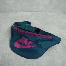 画像1: 90's〜 NIKE ロゴプリント ナイロンウエストバッグ (1)