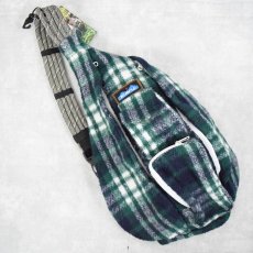 画像1: KAVU チェック柄 クロスボディバッグ 未使用品 (1)