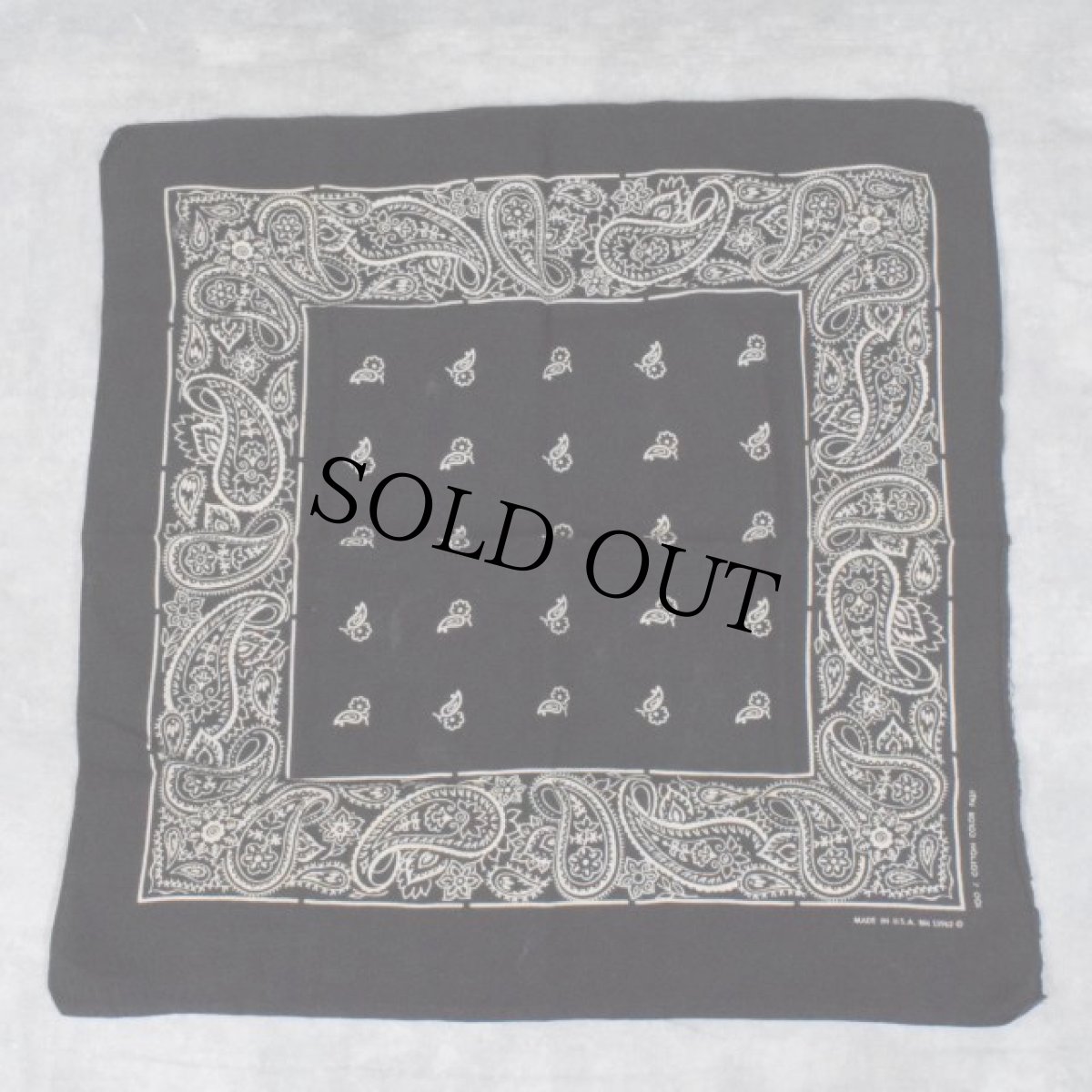 画像2: 60's COLOR FAST ペイズリー柄 バンダナ BLACK (2)