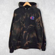 画像1: Champion REVERSE WEAVE ロゴワッペン付き タイダイ染めスウェットフーディー (1)