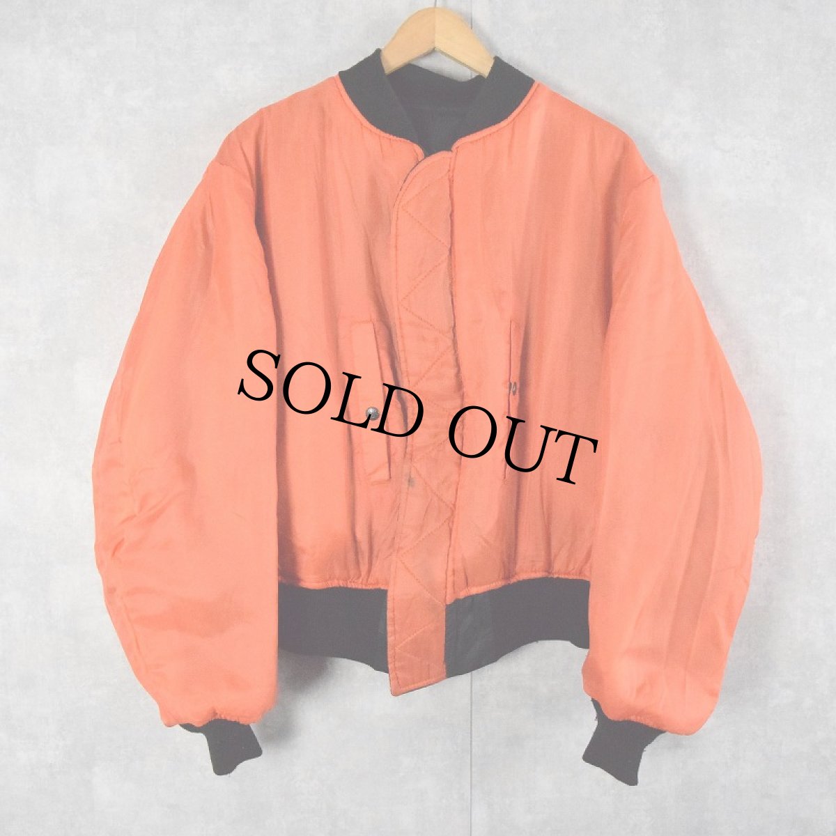 画像2: 民間用 90's USA製 ワッペン付き MA-1 フライトジャケット MEDIUM (2)