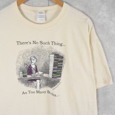 画像1: Edward Gorey "There's No Such Thing...As Too Many Books..." イラストTシャツ XL (1)