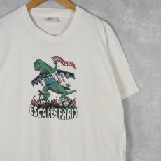 画像1: 90's USA製 "ESCAPE PARIS" 恐竜イラストプリントTシャツ XL (1)