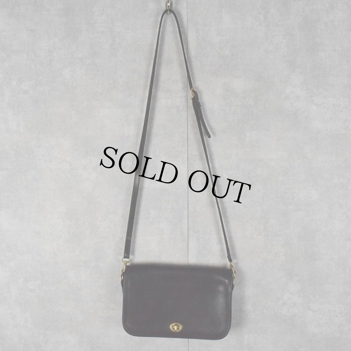 画像2: 90's COACH USA製 レザーショルダーバッグ  (2)