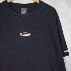 画像1: 90's〜 OAKLEY USA製 ロゴプリントTシャツ XXL BLACK (1)