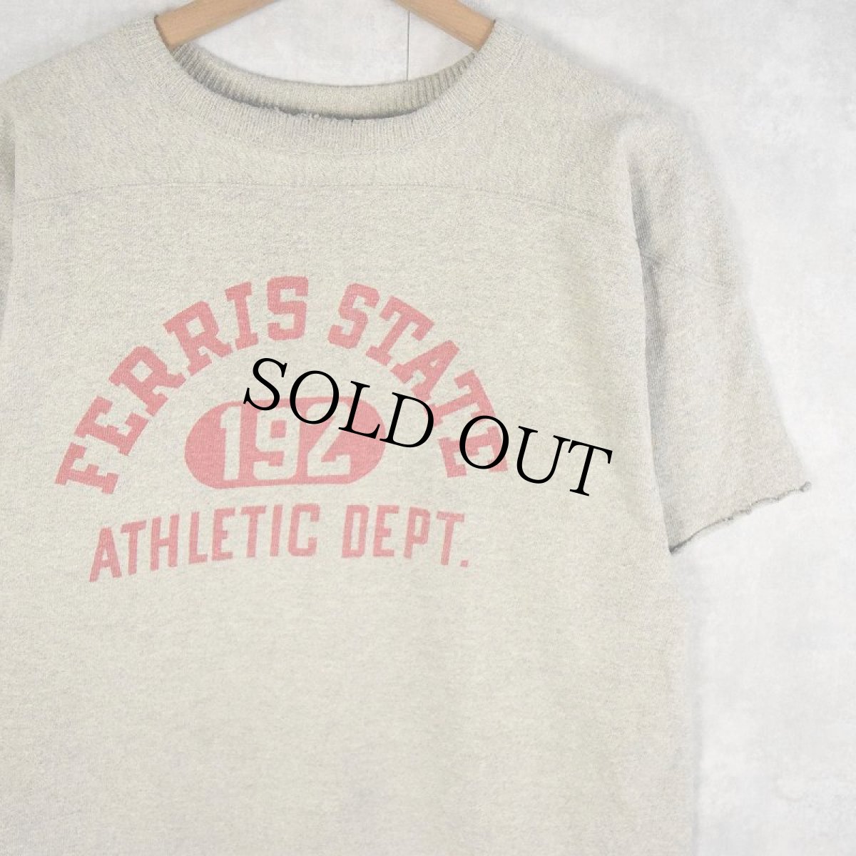 画像1: 50's〜 "FERRIS STATE ATHLETIC DEPT." カットオフ 染み込みプリント フットボールTシャツ (1)