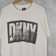 画像1: 90's〜 DNKY JEANS ロゴプリントTシャツ  (1)