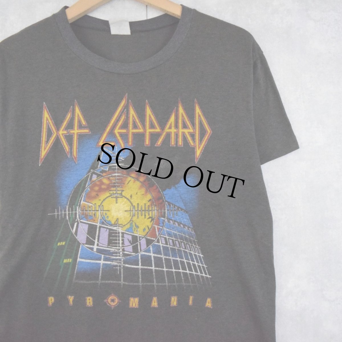 画像1: 80's DEF LEPPARD USA製 "PYROMANIA TOUR 1983" ロックバンドツアーTシャツ BLACK L (1)