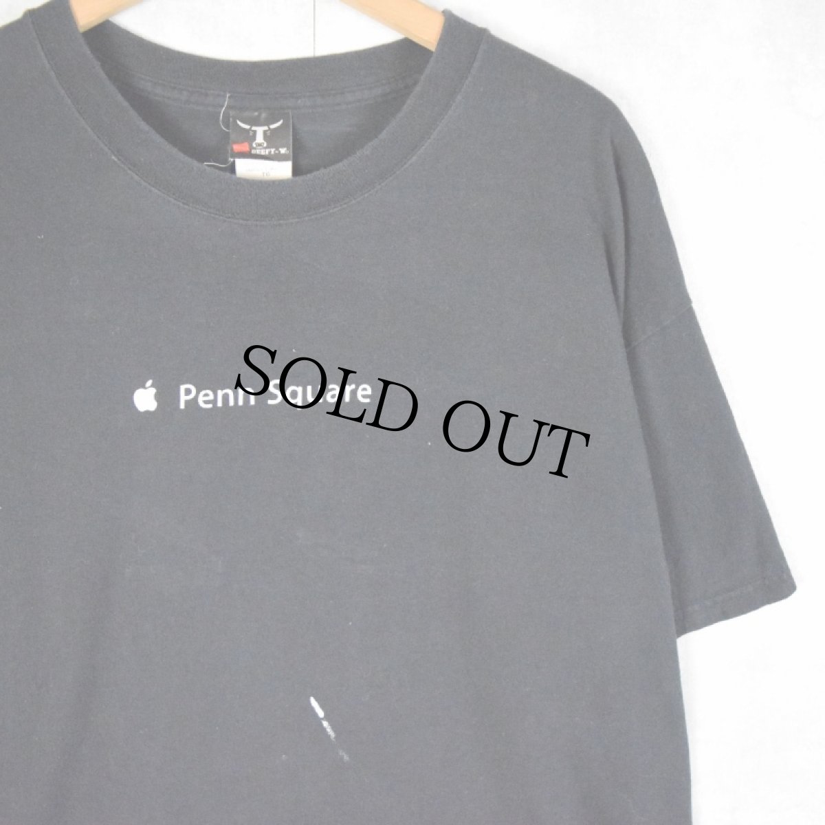 画像1: Apple "Penn Square" ロゴプリントTシャツ XL (1)