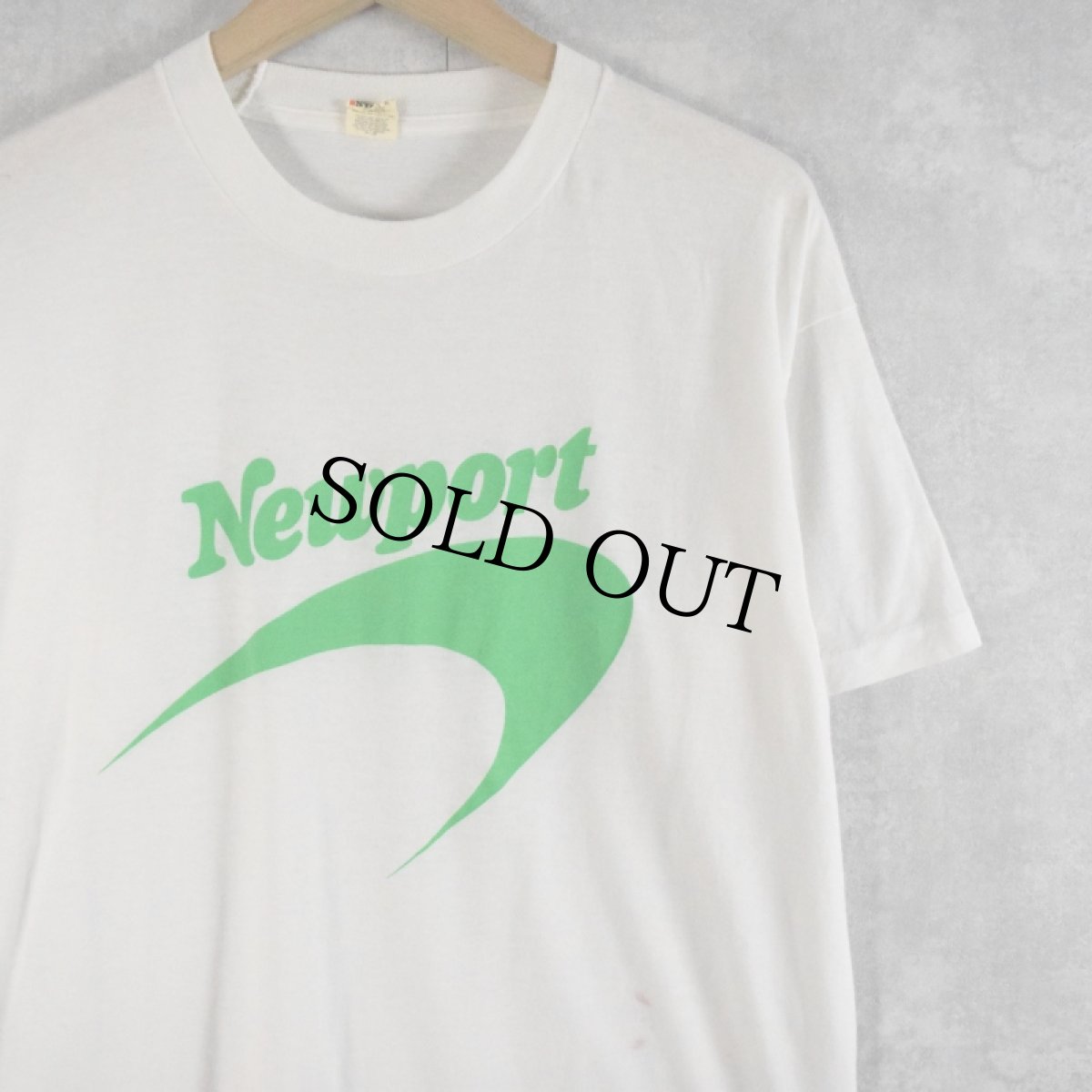 画像1: 80's USA製 "Newport pleasure!" ロゴプリントTシャツ L (1)