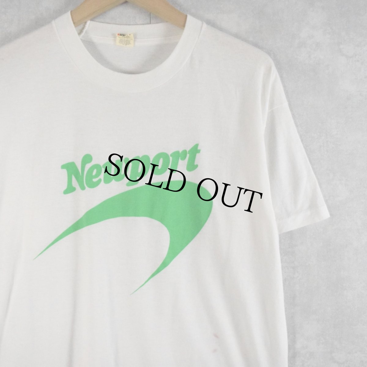画像1: 80's USA製 "Newport pleasure!" ロゴプリントTシャツ L (1)