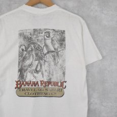 画像1: 80's BANANA REPUBLIC "TRAVEL&SAFARI CLOTHING" オウムプリントポケットTシャツ (1)