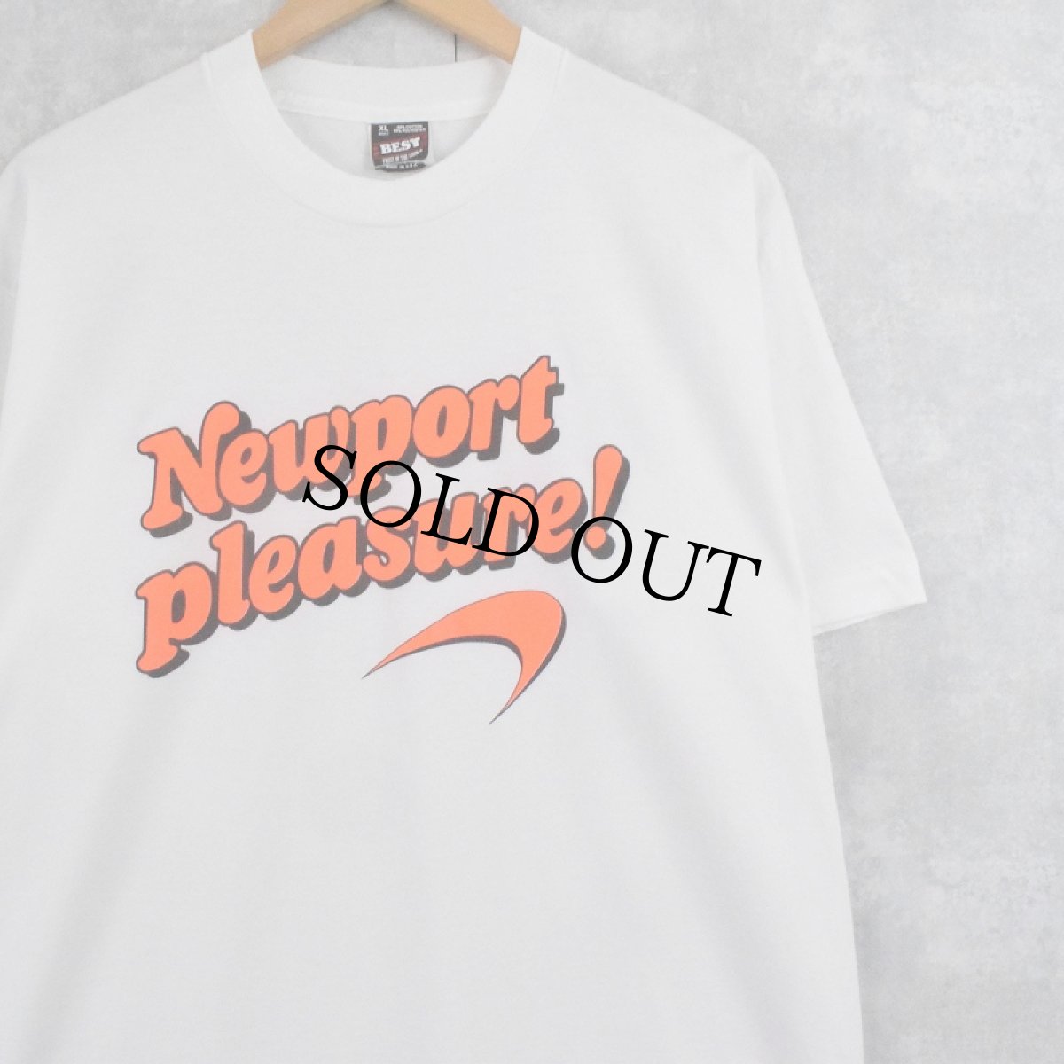 画像1: 90's USA製 "Newport pleasure!" ロゴプリントTシャツ XL (1)