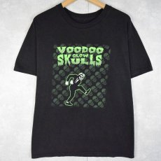 画像1: VOODOO GLOW SKULLS スカコアバンド プリントTシャツ BLACK (1)