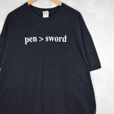 画像1: "pen>sword" プリントTシャツ 2XL (1)