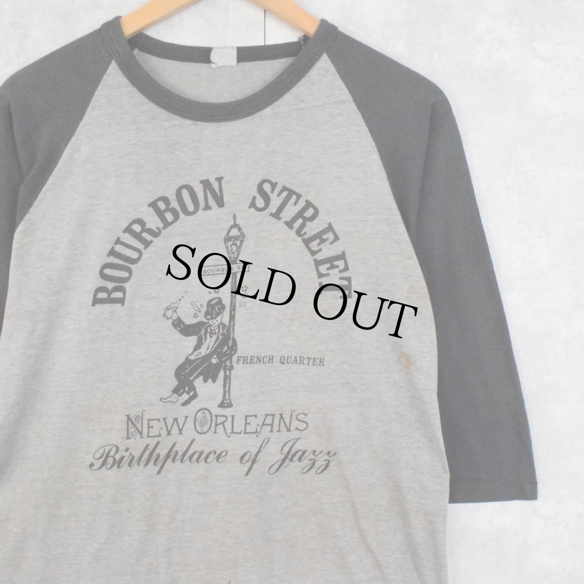 画像1: 80's "BOURBON STREET" プリントラグランTシャツ (1)