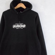 画像2: KROQ 106-7 FM ラジオ局 ロゴ刺繍スウェットフーディー BLACK XL (2)