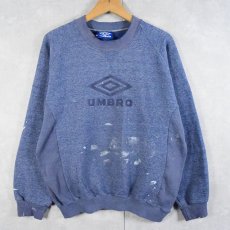 画像1: 90's UMBRO 前V ロゴプリント ラグランスウェット M (1)